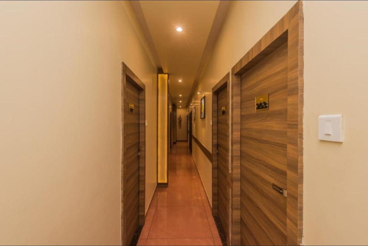 Aster Hotel Near Mumbai Airport Ngoại thất bức ảnh