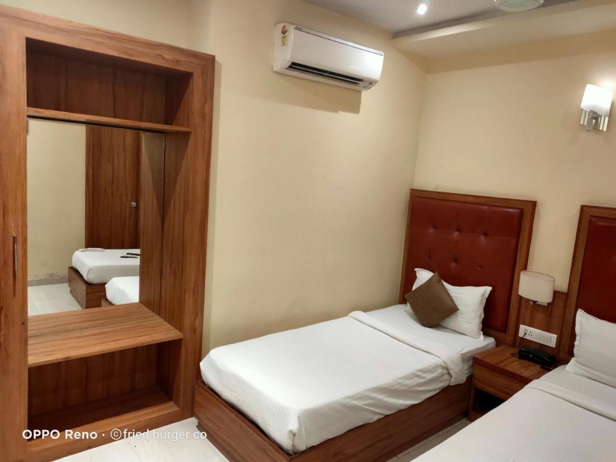 Aster Hotel Near Mumbai Airport Ngoại thất bức ảnh